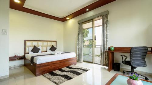 Deluxe Room with Balcony