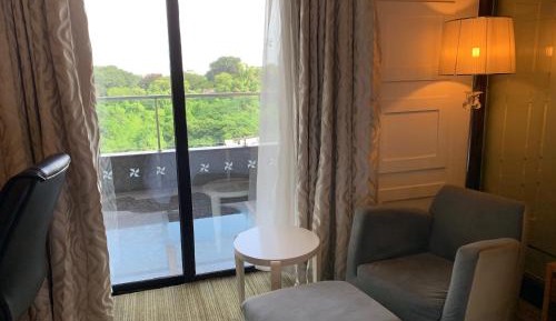 Premium Room with Balcony, Guest room, King Bed