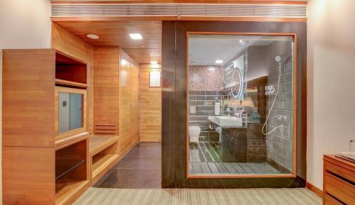 King Suite with Balcony