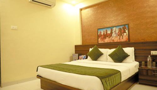 Standard Queen Room