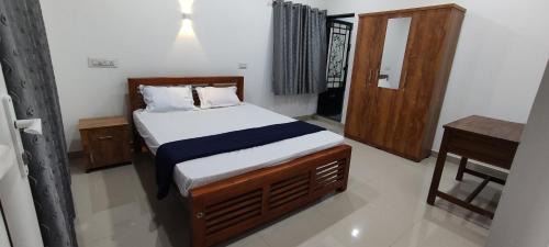 Deluxe Double Room (2 Adults + 1 Child)