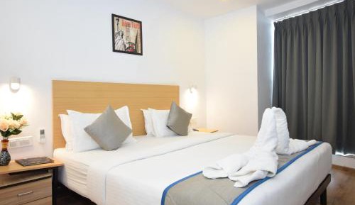 Luxe Queen Room