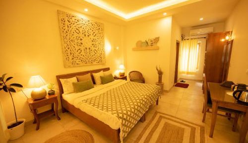 Deluxe Double Room with Pulse Diagnosis and Ayurvedic Short Treatment