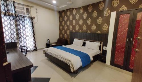 Queen Room with Balcony
