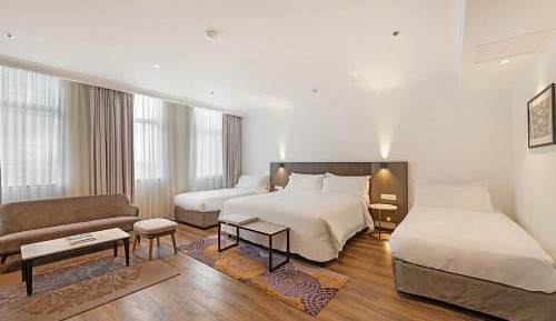 Signature Premium Family Room