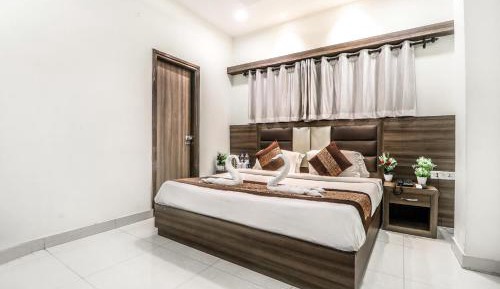 Deluxe Double Room (2 Adults + 1 Child)