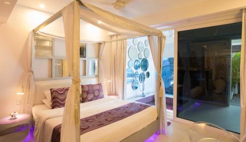 Studio Suite with Plunge Pool (Complimentary Cocktail on Arrival) -  Happy Hours 1+1 from 5 pm to 7 pm on selected brands