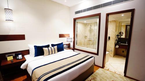 Hazel Suite