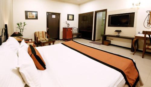 Deluxe King Room
