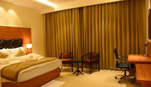 Deluxe King Room