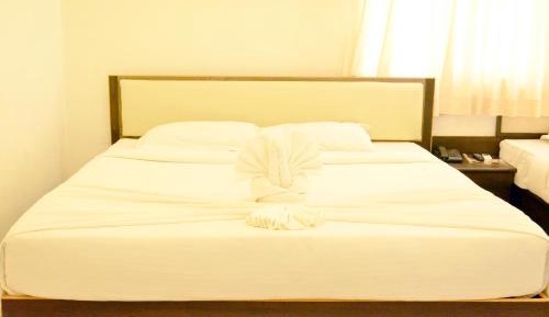 Deluxe Double Room (2 Adults + 1 Child)