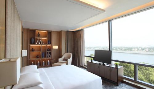 Diplomatic Suite | 15% discount on Spa & 20% discount on F&B (Till 31st Oct)