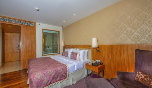 Deluxe Double or Twin Room - 15% disc on Food & Soft Beverages on dine in Koi Garden Restaurant - Happy Hours 1+1 at Koi Garden (On selected Brands only Timing 1700hrs – 2000hrs) Valid till 30th Sep 2026
