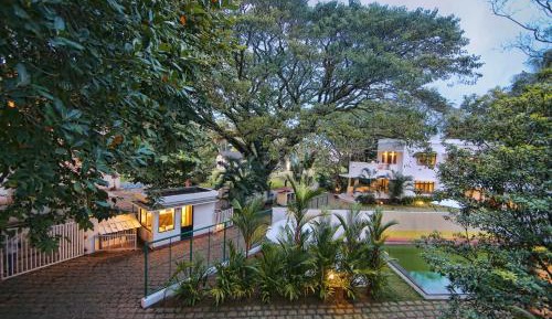 Bungalow West with Complimentary Guided Heritage walk (60 mins)