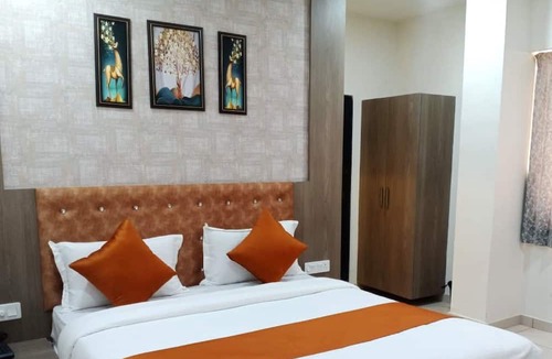 Vallabh Vidhyanagar Hotel | Hotel M D Residency Anand