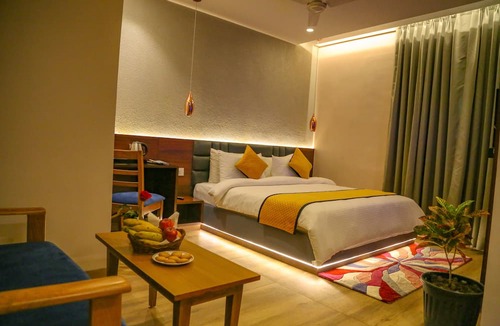 Varanasi Resort | Four Leaf Hotel Sapphire Blue