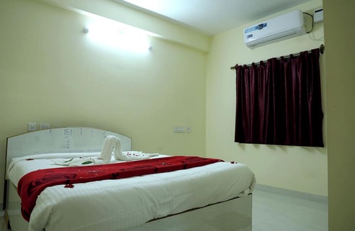 Kalapettai Hotel | Rajabala Residency