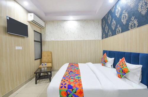 Faridabad Hotel | FabHotel Crown Residency - Near Lakhani Armaan Metro Station