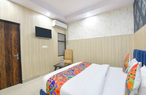 Faridabad Hotel | FabHotel Crown Residency - Near Lakhani Armaan Metro Station
