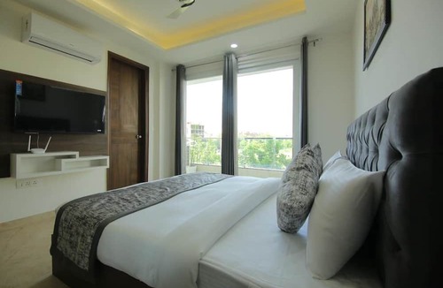 Gurugram Hotel | Reebah Inn & Suites