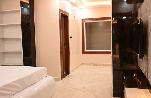 Varanasi Hotel | Hotel KIR International