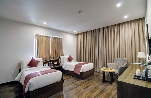 Ganaur Hotel | SK PREMIUM PARK SONIPAT