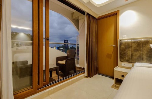 Kochi Hotel | Olwen Suites