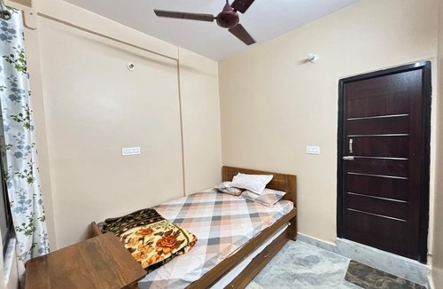 Krishnanagar House | Sri Mayapur Chandrodaya Guest House