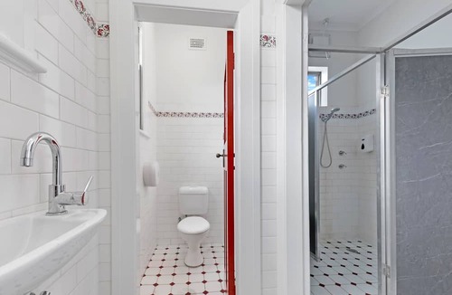 Leichhardt Apartment | MetaWise Sydney inner City Twin Bed Share Room