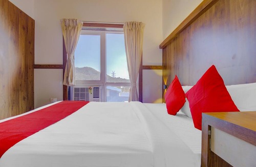 Rabale Hotel | OYO Flagship Hotel Super 7 Inn