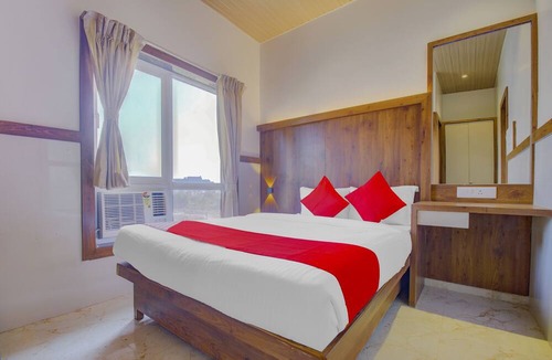 Rabale Hotel | OYO Flagship Hotel Super 7 Inn