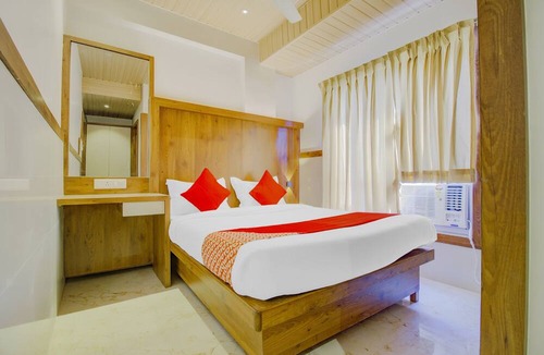Rabale Hotel | OYO Flagship Hotel Super 7 Inn