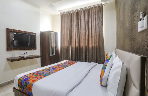 Gwalior Hotel | Fabexpress Paradise Inn