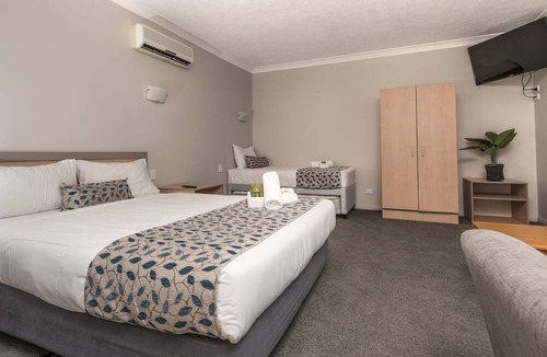 Labrador Hotel | Pacific Coast Motel