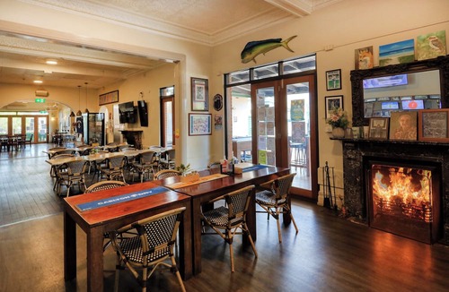 Maclean Hotel | Maclean Hotel