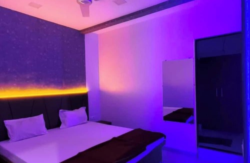 Akola Hotel | V EXECUTIVE HOTEL
