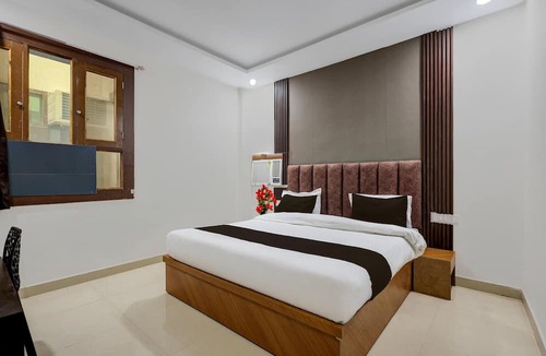Kanpur House | Classic Townhouse Geeta Nagar Metro