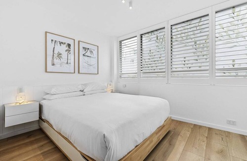 Bondi Junction Apartment | Studio4: Bondi Chic Interiors with Rooftop Pool