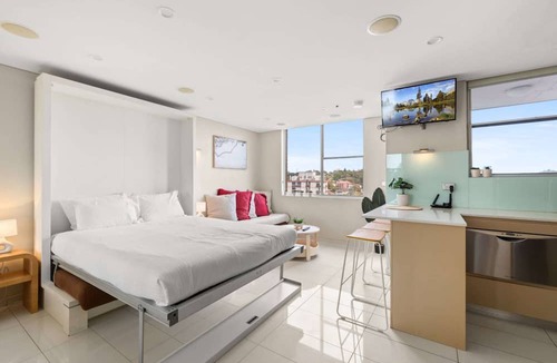 Bondi Apartment | Bondi Studio Apartment with Pool & Rooftop Views