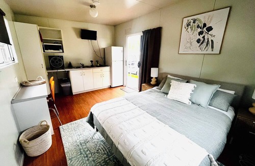 Glen Aplin RV Rental | Country Style Holiday Park