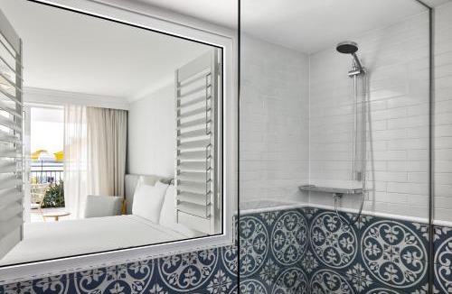Toukley Hotel | The Beachcomber Hotel & Resort