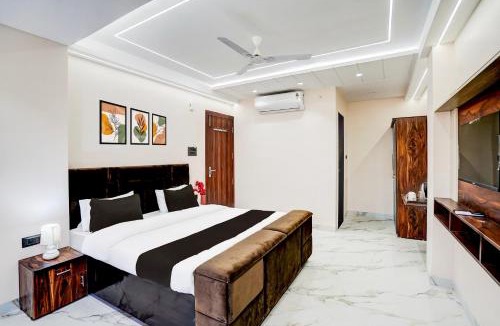 Indore Hotel | Super Collection O Ganeshpuri Indore