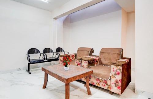 Indore Hotel | Super Collection O Ganeshpuri Indore