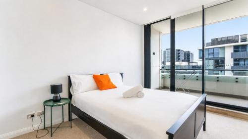 Eastgardens Apartment | Eastgardens 2BR 2BA 2 Parking Shops