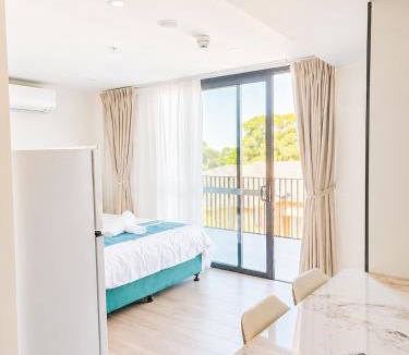 Auburn Hotel | Auburn Studio, Entire Studio with Ensuite toilet and kitchen
