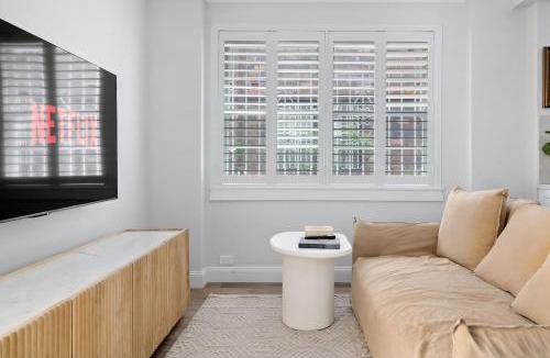 Rose Bay Apartment | Easy Access 2BR Flat with Parking in Rose Bay