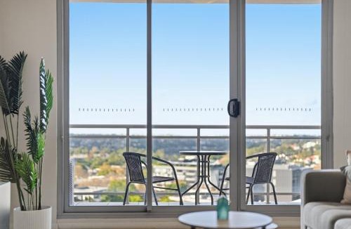 St. Leonards Apartment | Luxury Sydney Skyline Apartment with Secure Parking, Harbour Bridge Views in St Leonards Near CBD