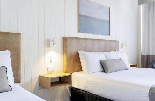 Adamstown Heights Hotel | Mercure Charlestown