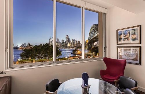 Kirribilli House | Opera House Retreat - Opera House & Bridge View
