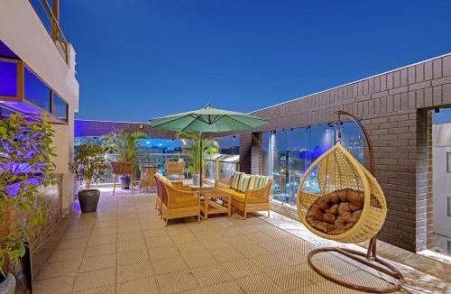 Sector 51 Hotel | Hays AIR By Ahuja Residences - Golf Course Ext Road & Sector 51